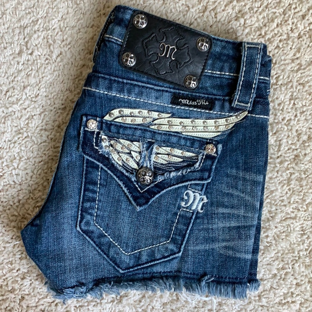 NWT Miss Me rhinestone jean denim shorts 25